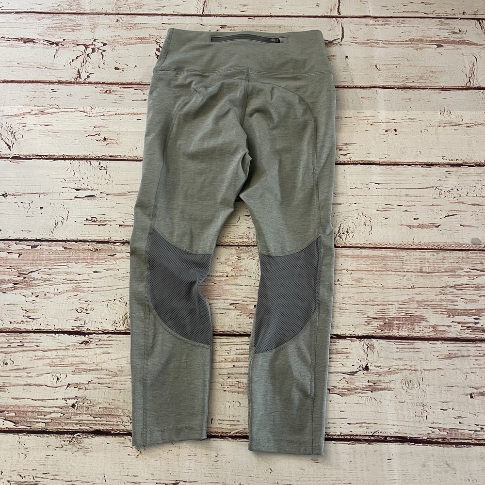 Nike Dri‎ Fit Women's Capri Pants Gray Polyester Pull On Solid Size Small Active